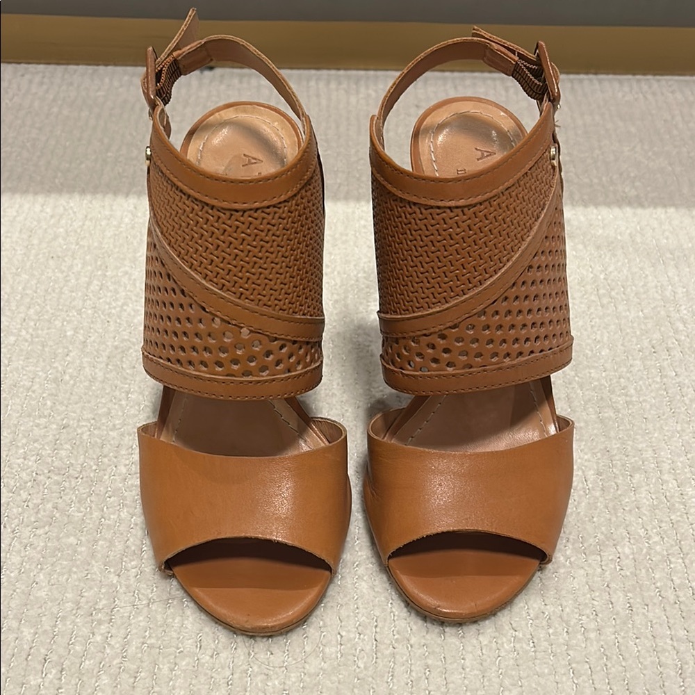 Ateliers Camel Block Heel Sandal
Size 36